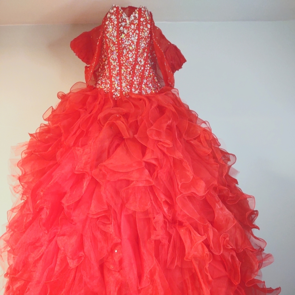 Layla K, Size 4, Red